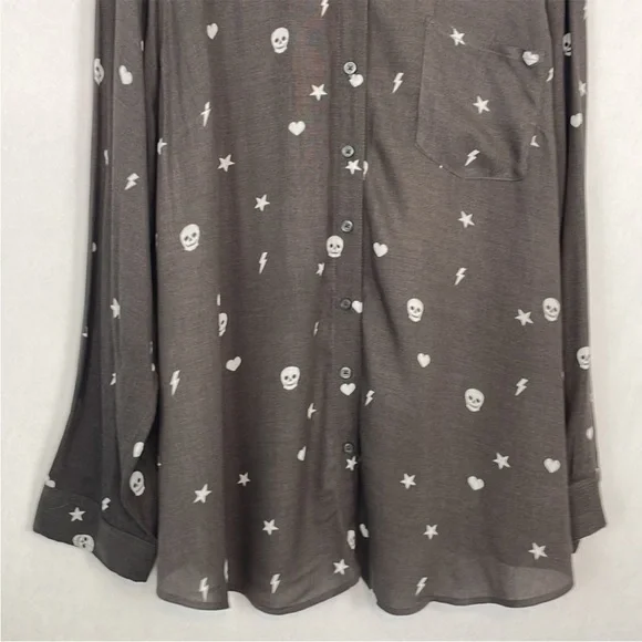 Torrid Dark Gray Lizzie Button Down Blouse with Skulls, Hearts, Stars. Size 3X. - Picture 4 of 12